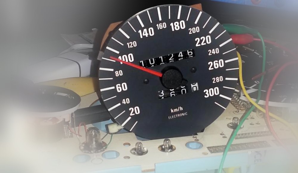 BMW E30 Tacho umgebaut auf 300 km/h – FB Fahrzeugaufbereitung